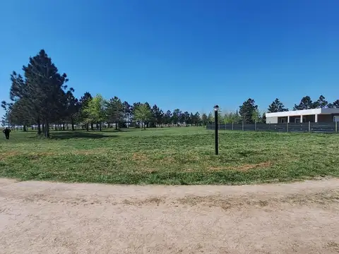 Gran Lote Interno/esquina En Barrio Las Hojas, Marcos