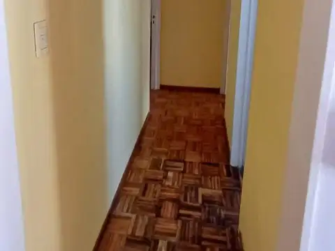 AMPLIO DEPARTAMENTO 3 AMBIENTES MUY LUMINOSO.