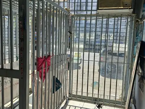 BARBARO FARIAS VENDE LOCAL COMERCIAL