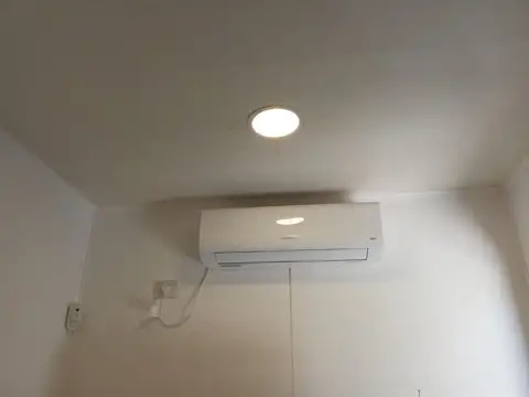 CASA CONTENEDOR DE UNA HABITACION AMUEBLADA