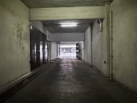 Cochera en venta Urquiza 1068