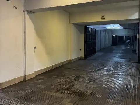 Cochera en venta Urquiza 1068