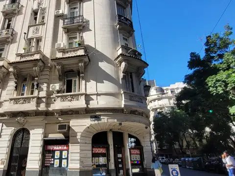 Suipacha y Viamonte - 2 Ambientes - Centro.