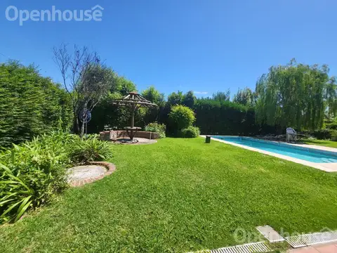 Casa en  Venta con renta en Las Condes - Pilar- 2 plantas sobre lote central.