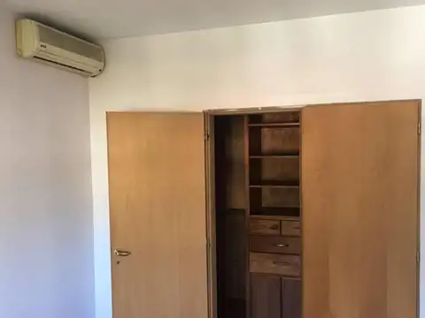 CHALET IMPECABLE 2 plantas 3 dorm - fondo c pileta y parril