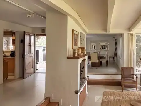 Casa 6 ambientes con 3 baños