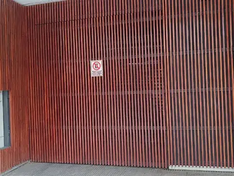 VENTA DE COCHERA  FIJA CUBIERTA  EN BELGRANO