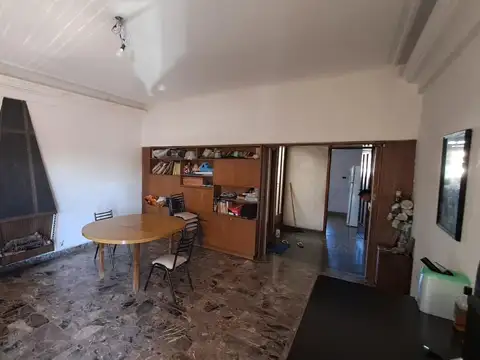 Casa en  venta 4 ambientes multifamiliar