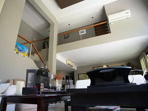 Casa 4 ambientes con 4 baños