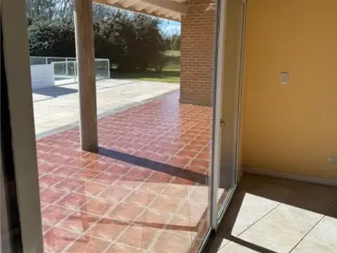 Casa en Venta en Estancia Benquerencia Farm Club, USD 550.000