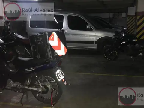 Venta Cochera en Congreso con Renta. Opcion dos cocheras continuas.