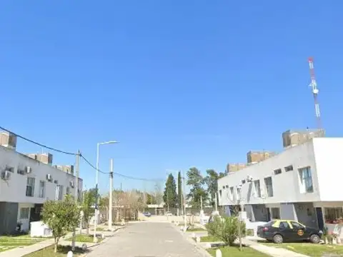 Casa en venta - 2 Dormitorios 2 Baños - Canning