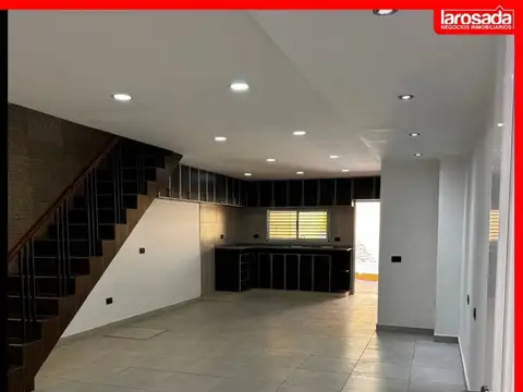 Casa 3 ambientes con 4 baños