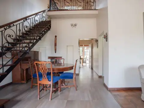 Casa 6 ambientes con 3 baños