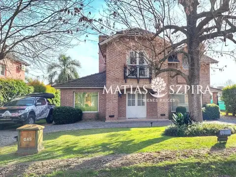 Casa 5 ambientes con 4 baños