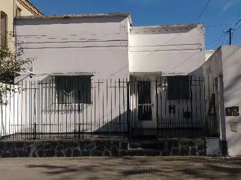 Casa en Venta en La Plata [Cod: 161-13513]