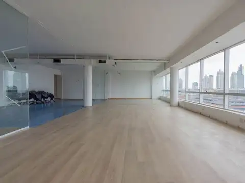 Oficina Monoambiente con 4 baños