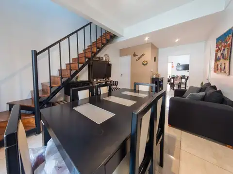 VENTA 3 AMB CON COCHERA EN LANUS