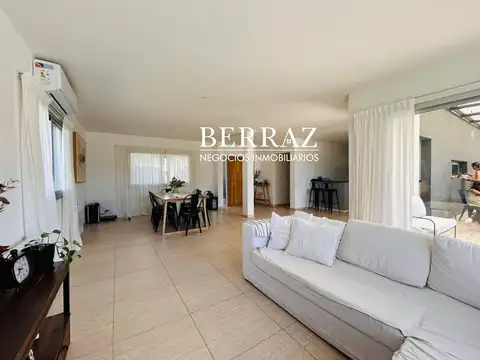 Casa en Alquiler Temporal con 2 cocheras