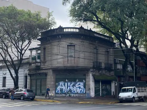 Pedro Goyena esquina Víctor Martínez