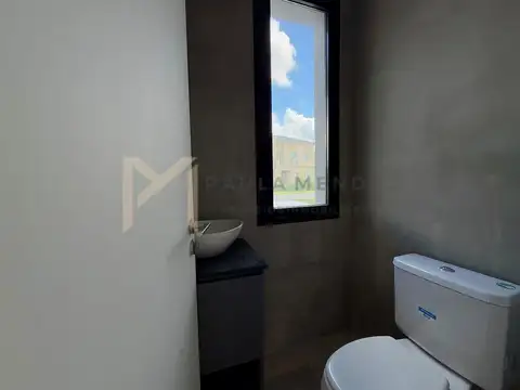 Casa 5 ambientes con 3 baños