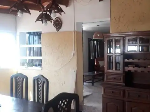 Casa en venta - 3 dormitorios 1 baño - 90mts2 - Villa del Lago