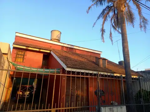 VENDO CASA 3 DORMI. SAN NICOLAS. APTA CREDITO