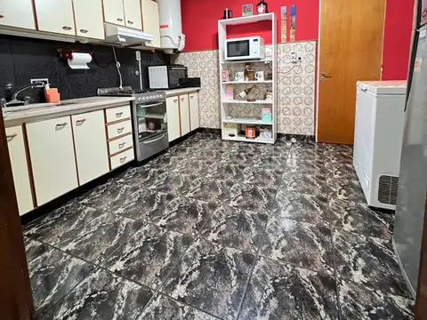 Casa en Venta con 3 cocheras