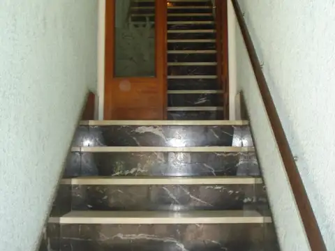 A Moreau De Justo 3700