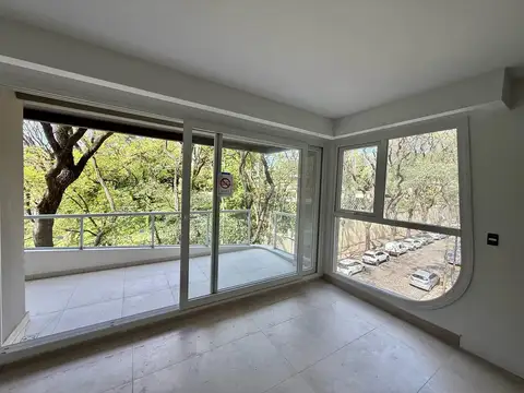 Departamento 3 ambientes con balcon, lavadero y patio Cañitas cochera