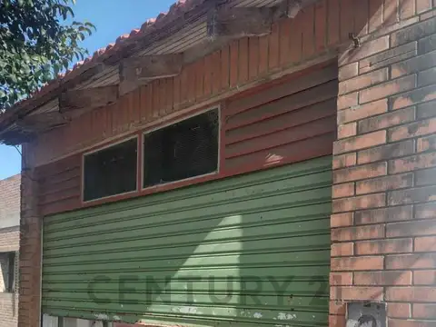124 entre 530 y 531 Casa con local comercial a la venta, Ensenada.