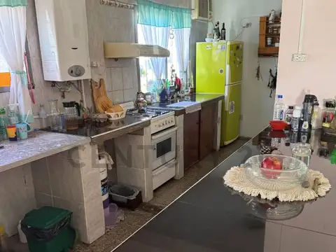 Casa 6 ambientes con 1 baño