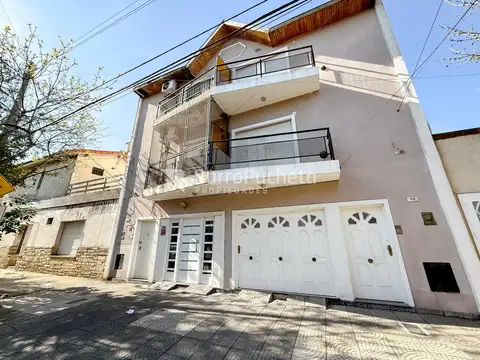 Venta Triplex 3 ambientes con patio y garaje en Haedo Sur