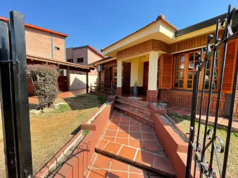 Venta Casa 3 dorm 180m2 Villa Carlos Paz Pileta