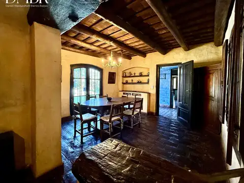 Casa 10 ambientes con 6 baños