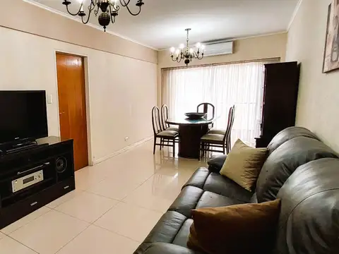 Departamento Semipiso 4 amb. 2 baños, 2 cocheras cubiertas.