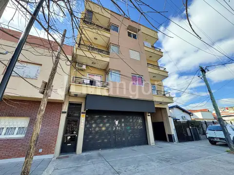 Departamento 3 amb con cocheras (2) y balcon
