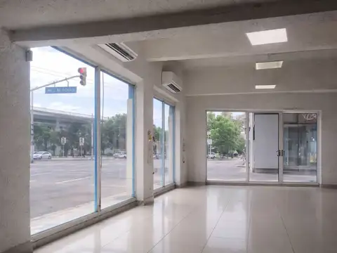 Local en Alquiler en Lomas del Mirador, $ 4.500.000