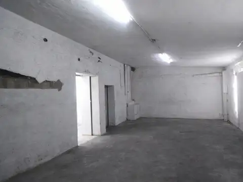 ALQUILER LOCAL EN LOMAS DEL MIRADOR ESQUINA