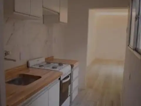 Departamento en venta - 2 Dormitorios 1 Baño - Parque Patricios