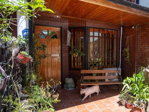 Depto Tipo Casa en Venta con 1 cocheras