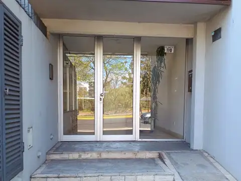 Avenida Santa Fe 100, Piso 1