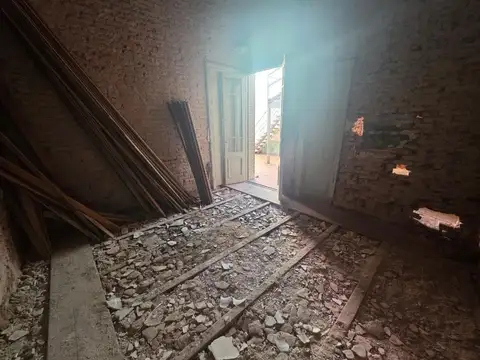 Condarco 900, Piso pb