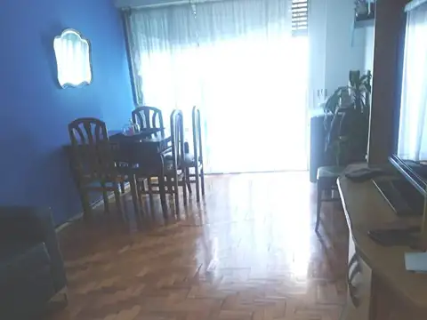 Bolivia 10  - 8vo. Piso - FRENTE - Depto. 3 Amb. C/ BALCÓN CORRIDO, LAVADERO, TOILETTE - Sup. Total: 70 m² - Por m²: 1428