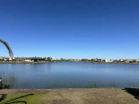 Casa en Alquiler en El Canton, USD 2.100