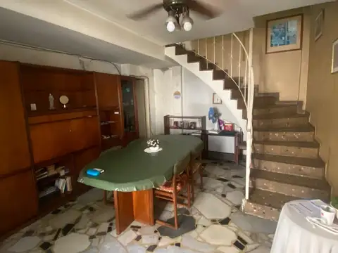 Departamento tipo casa en venta en Barrio Parque Ayerza