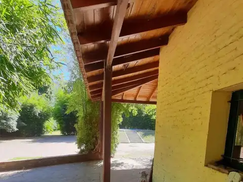 Casa en venta - 3 Dormitorios 2 Baños - 2.300Mts2 - Cañuelas