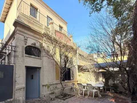 CASA CUATRO AMBIENTES CON COCHERA