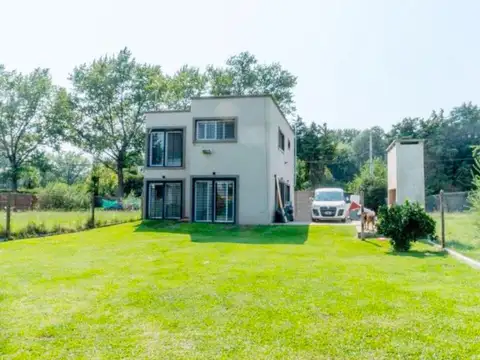 Casa 5 ambientes con 2 baños