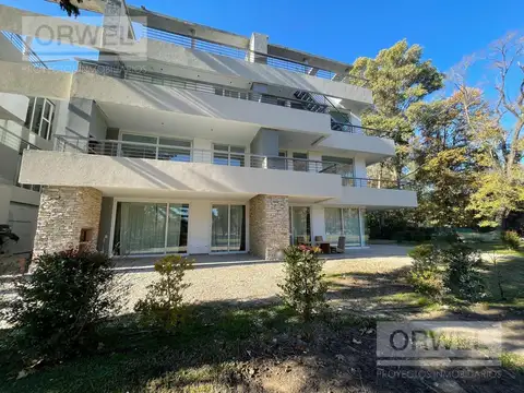 Venta 3 Amb Bosque Pilar Jardin Cochera. Impecable Construccion. AMENITIES: